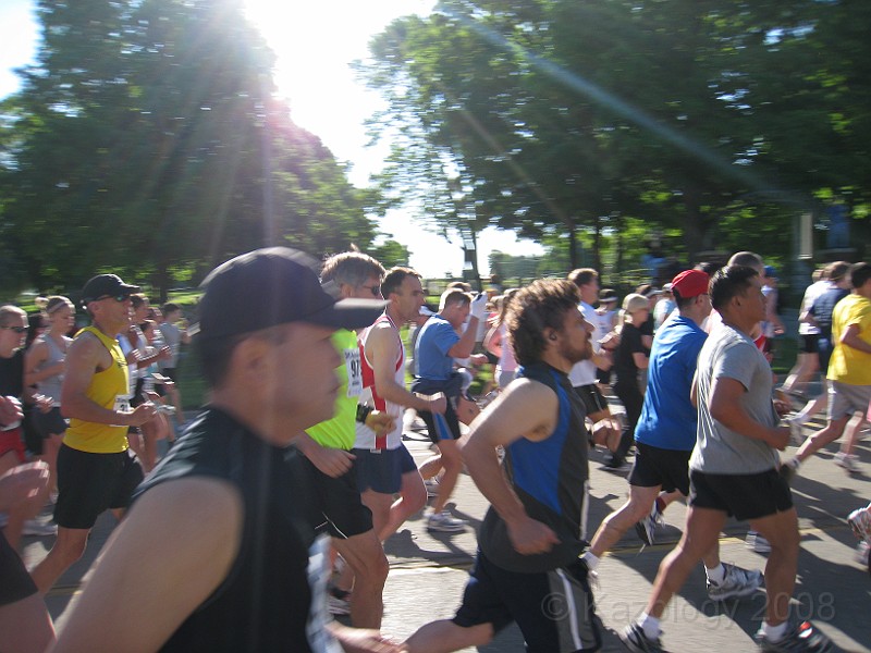 DexterA2 290.jpg - The Ann Arbor Track Club (AATC) hosts the annual Dexter to Ann Arbor Half Marathon run. These photos are the 2009 run.